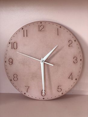 Современные настенные часы из бетона Marry Arti pink