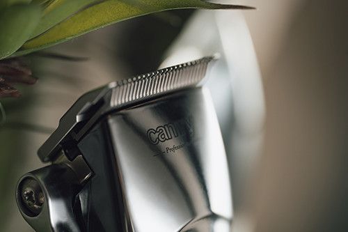 Профессиональная машинка для стрижки волос с ЖК-дисплеем Camry CR-2835S - 100 Вт, серебристая