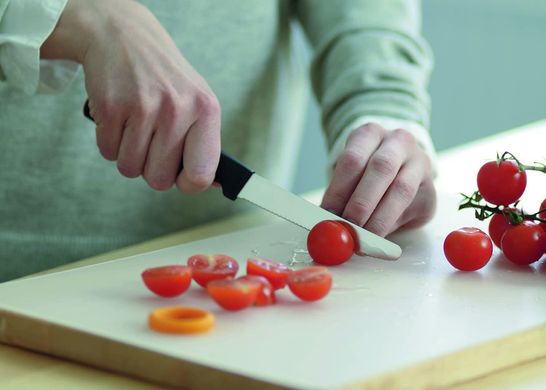 Кухонный нож для томатов Fiskars Functional Form (1014208) - 12 см